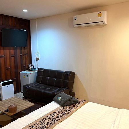 Binlar Guesthouse Ayutthaya Eksteriør billede